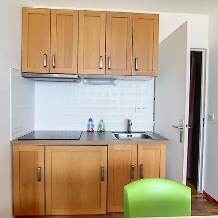 Appartement Côtier Rénové Climatisé Avec Parking Privé, Carnon, Aménagé Pour 3 Pers - Fr-1-715-23
